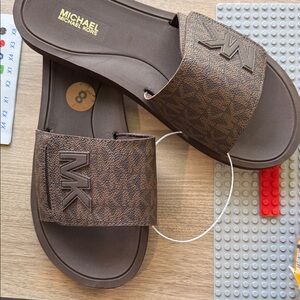 NWT Michael Kors Dark Brown Slide Sandals, for woman , size8